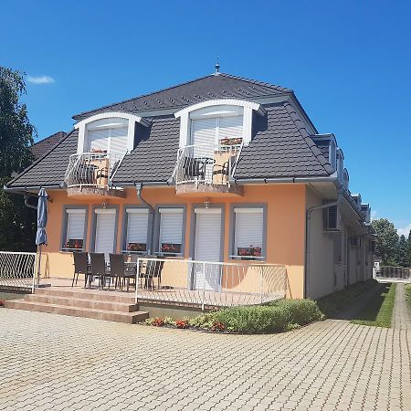 Richie Ii. Apartman Apartamento Siófok Exterior foto