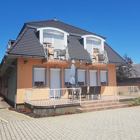 Richie Ii. Apartman Apartamento Siófok Exterior foto